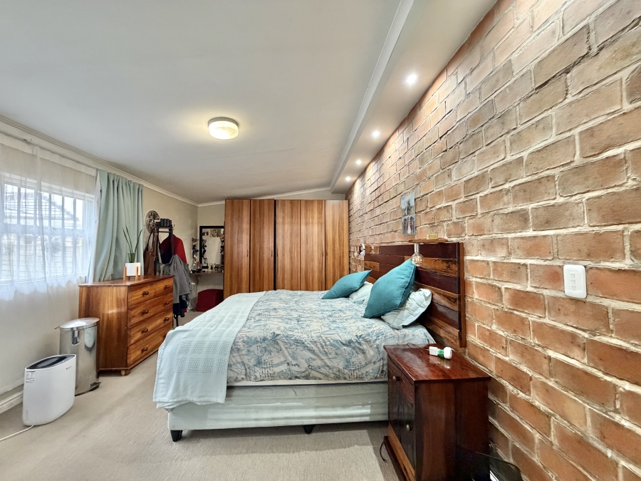 4 Bedroom Property for Sale in Wavecrest Eastern Cape
